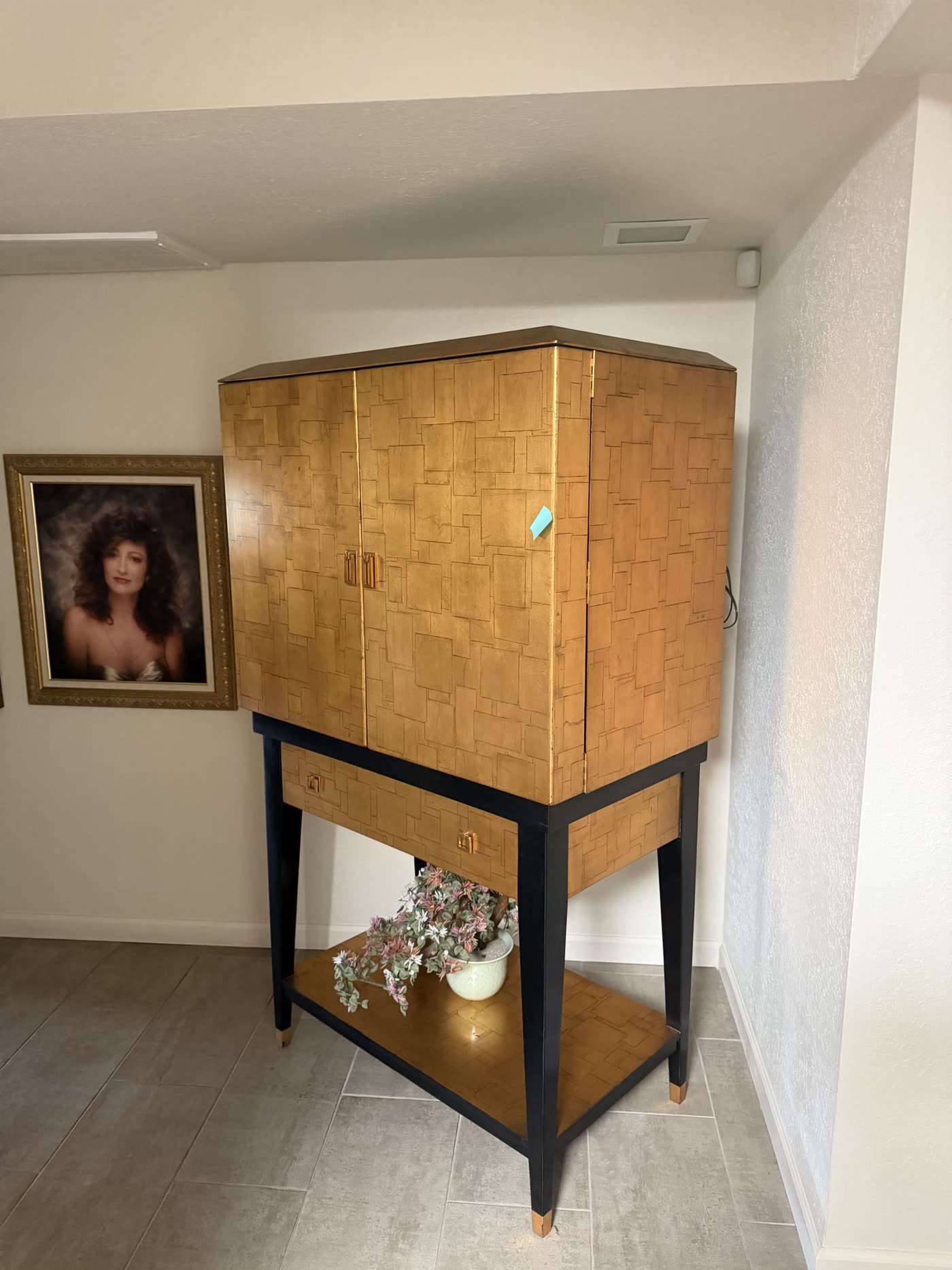 Placed without a mark on it by Marathon Movers, Phoenix AZ